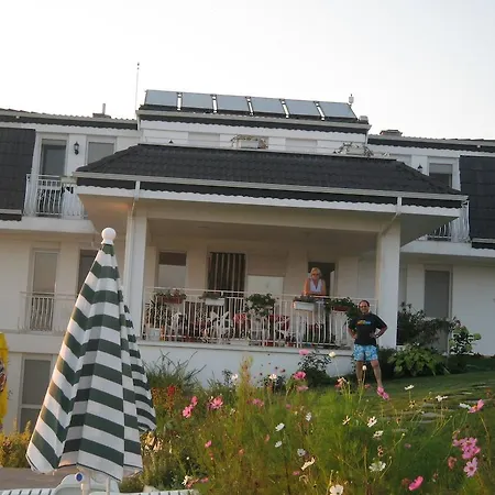 בית הארחה Belvedere ביאלה